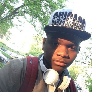 Meet your Posher, Aaron